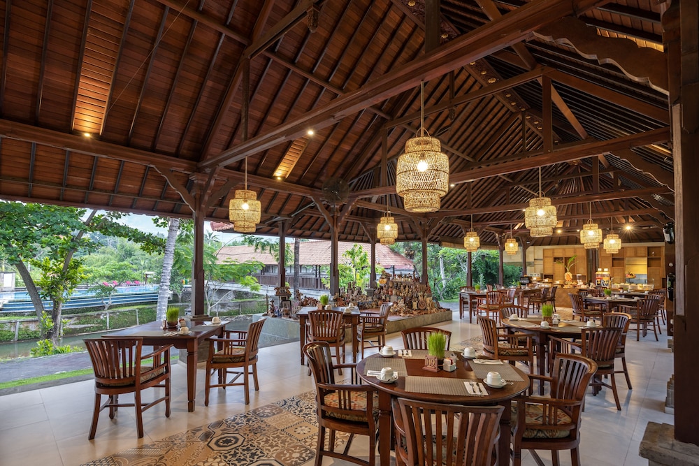 Santi Mandala Villa And Spa 126/140