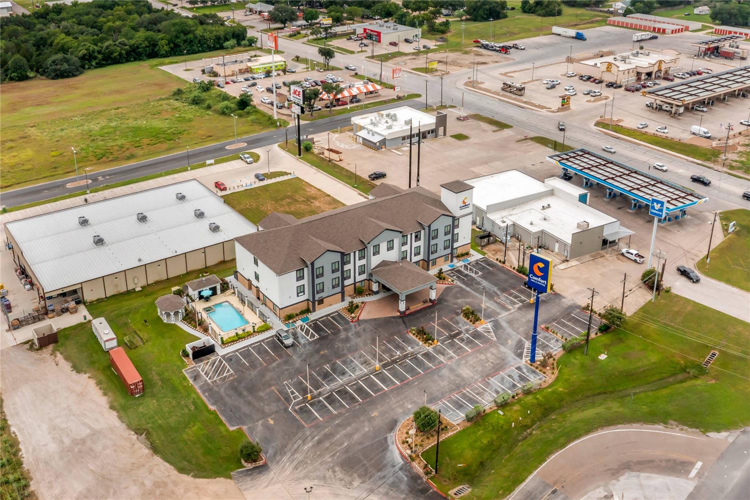 Comfort Inn & Suites Schulenburg TX 22/23