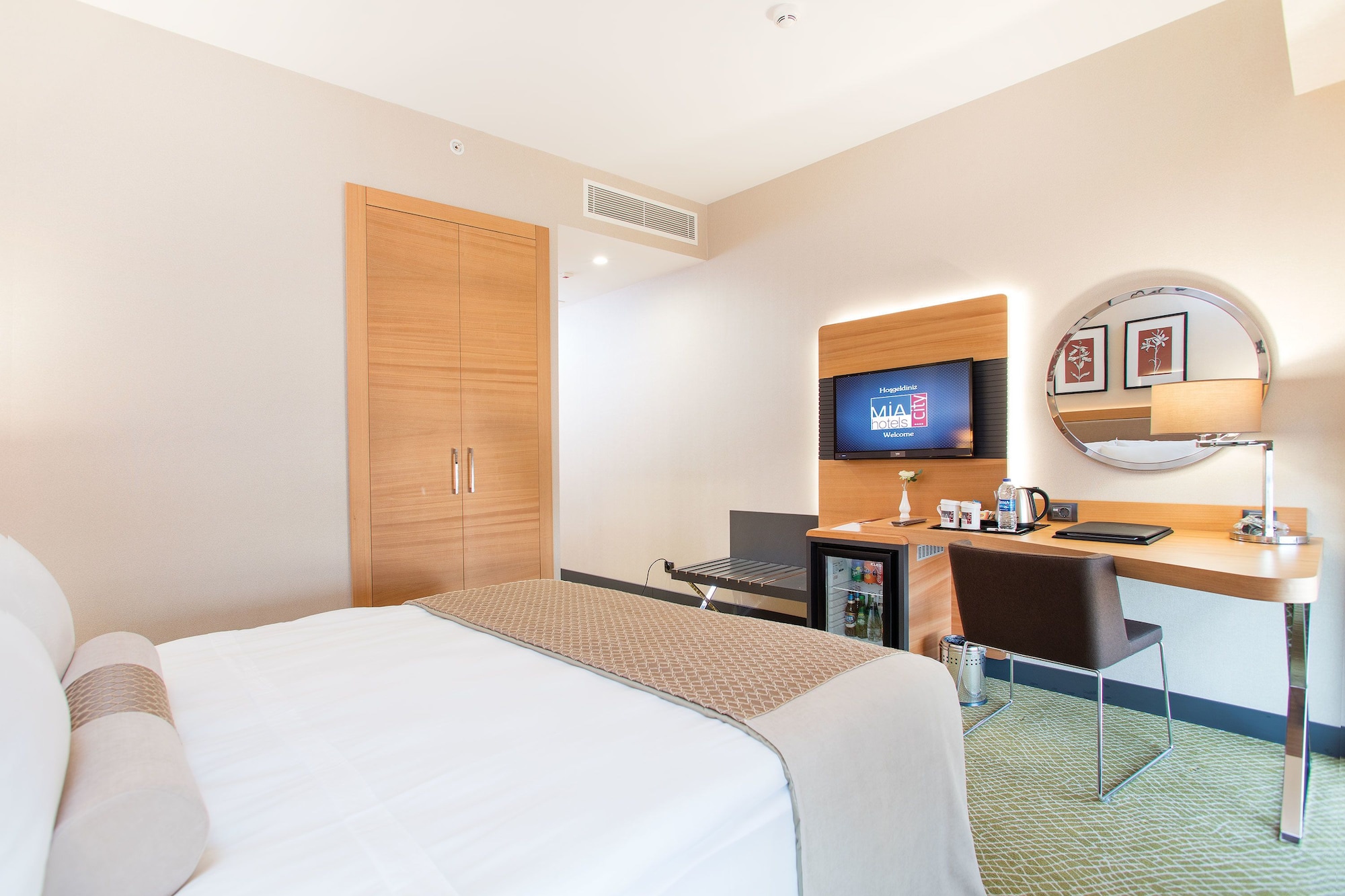 Diamond, Deluxe, Suite, King Bed