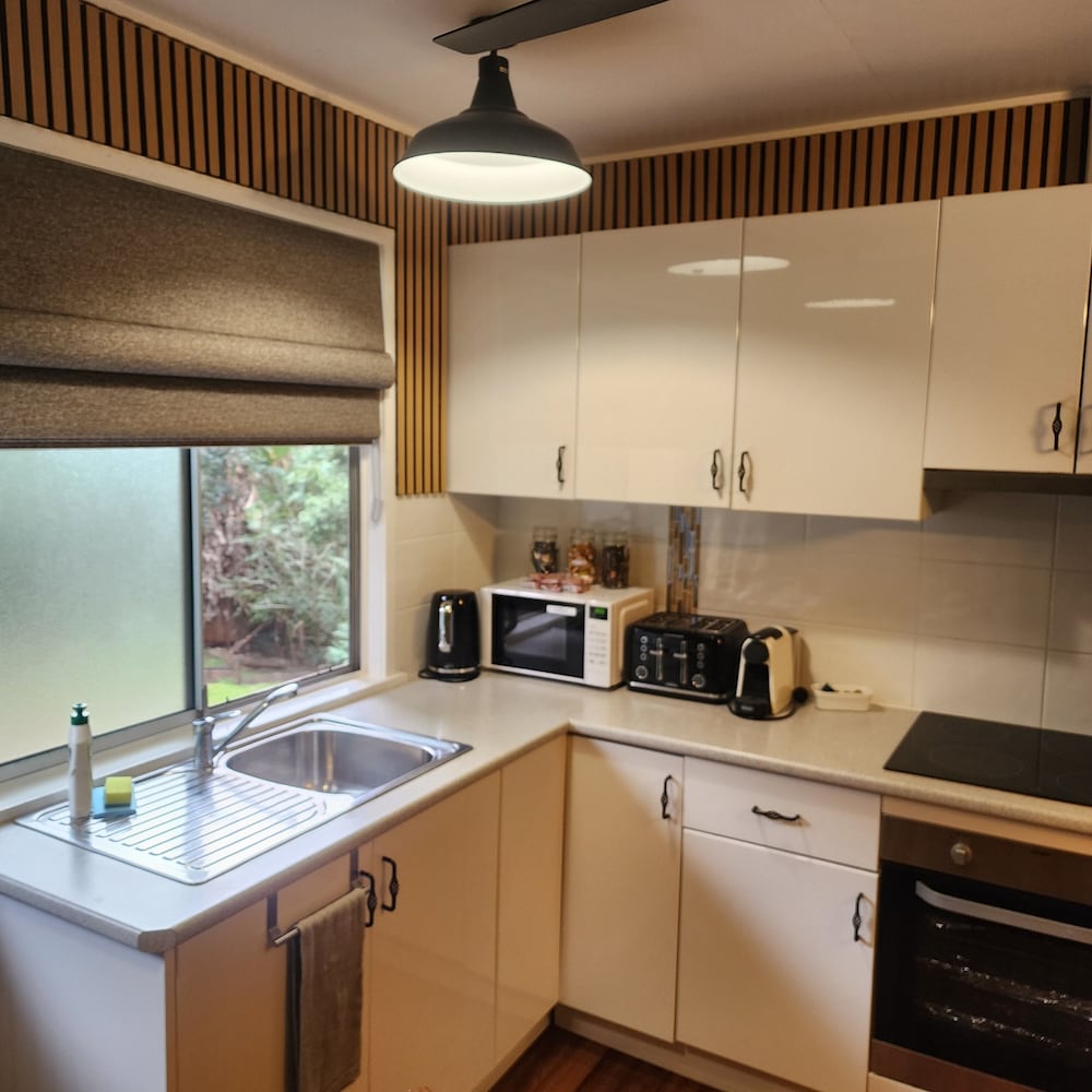 ATHERTON HINTERLAND MOTEL 40/40