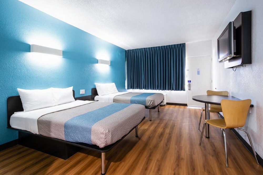Motel6 Jacksonville, NC 32/50