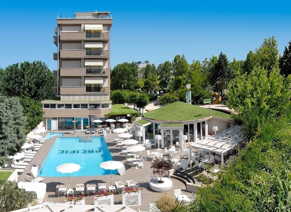 Hotel Pacific 34/39