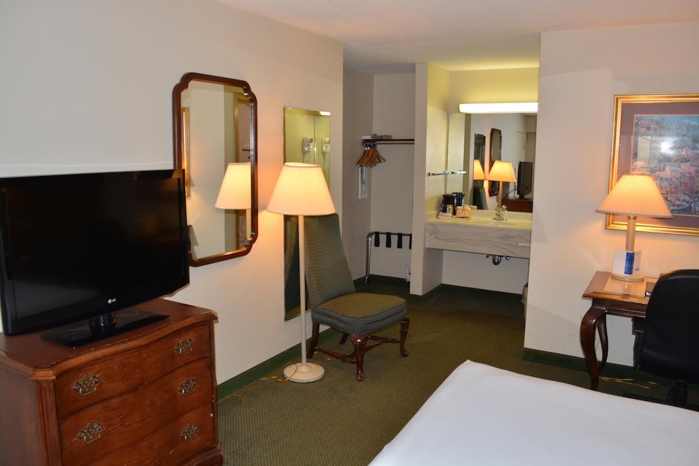 Chicago Lake Shore Hotel 32/44