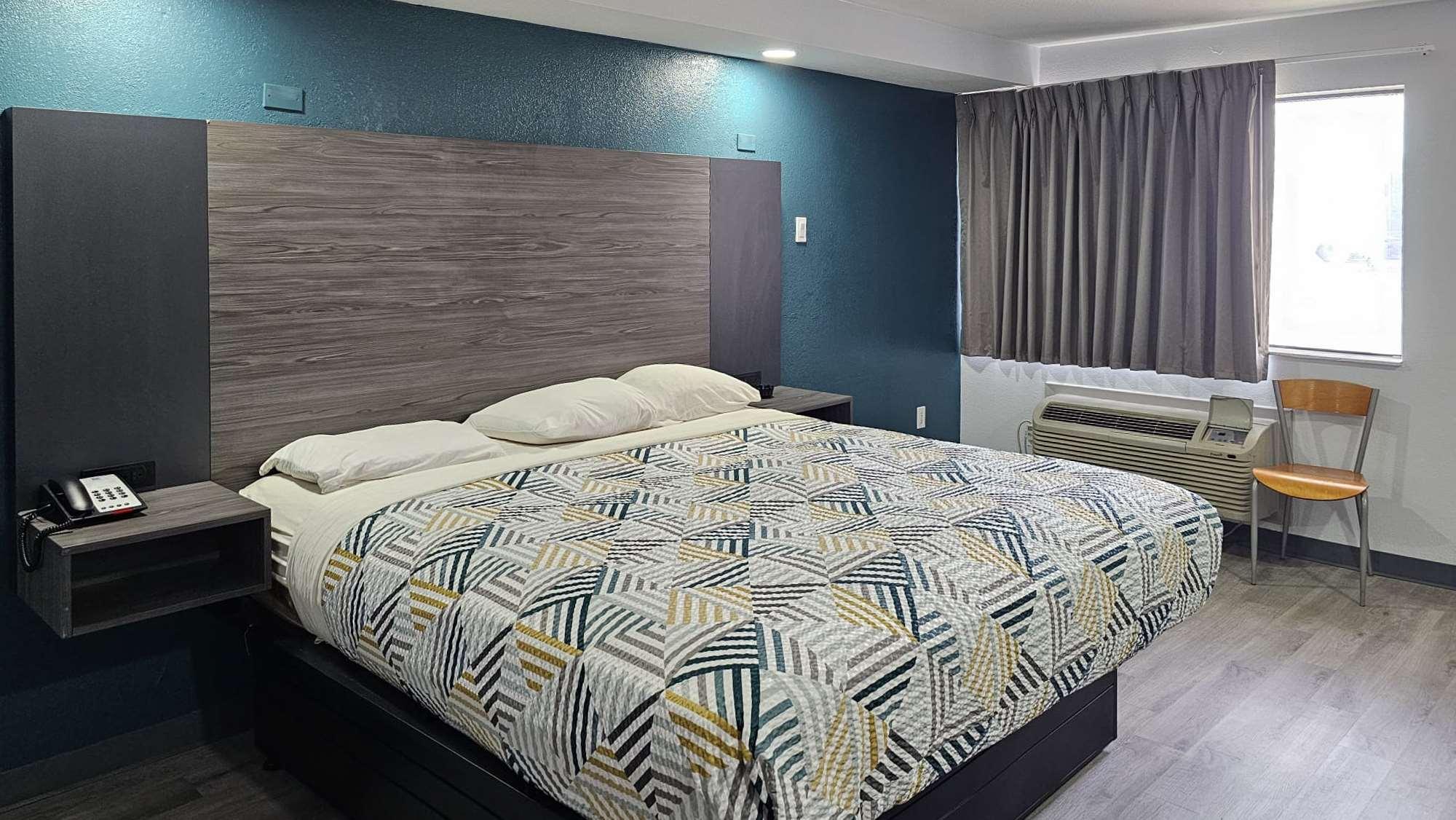 Motel6 Memphis, TN - Graceland 12/28