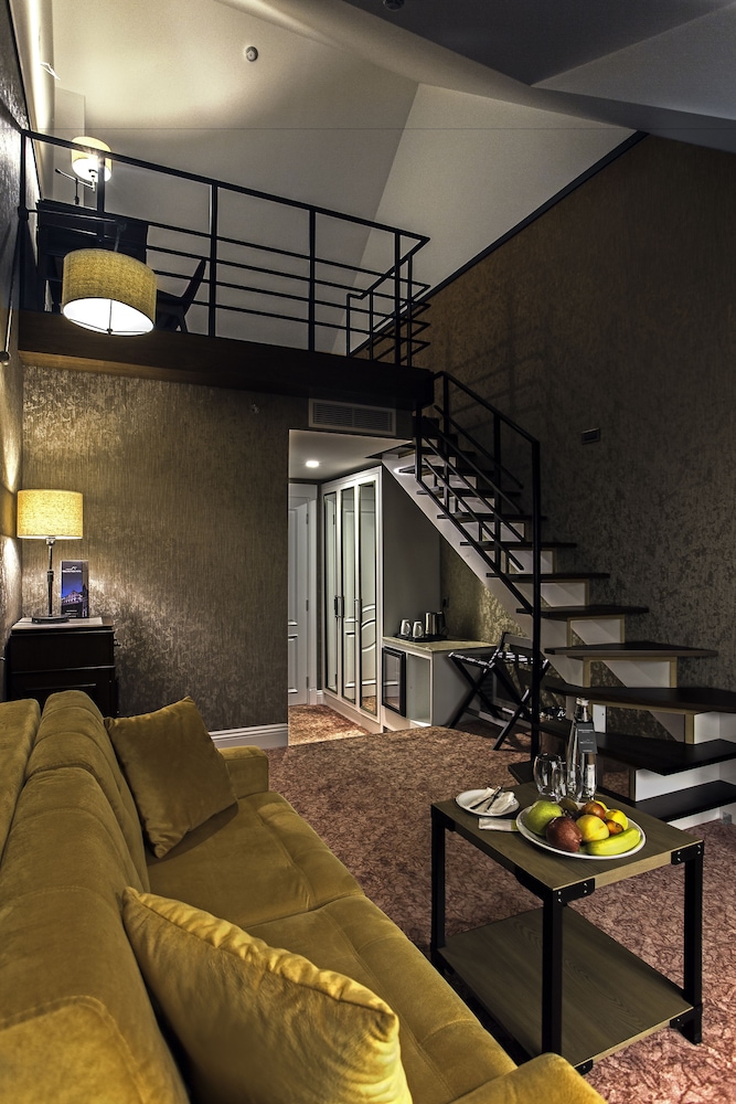 Mell Hotel 48/57