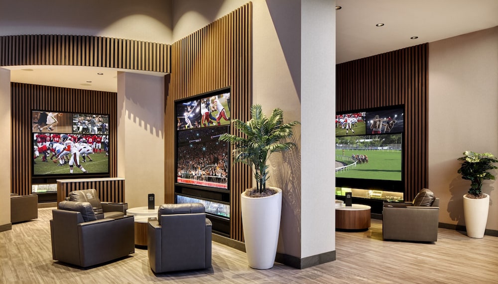 Harrah's Gulf Coast - A Caesars Rewards Destination 26/48