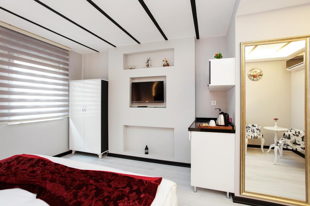 Taksim Doorway Suites - Adults Only 16/25
