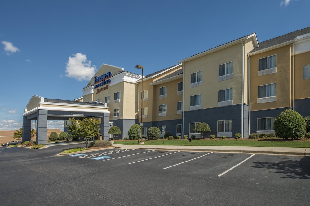 Fairfield Inn And Suites By Marriott Greenwood 1/47