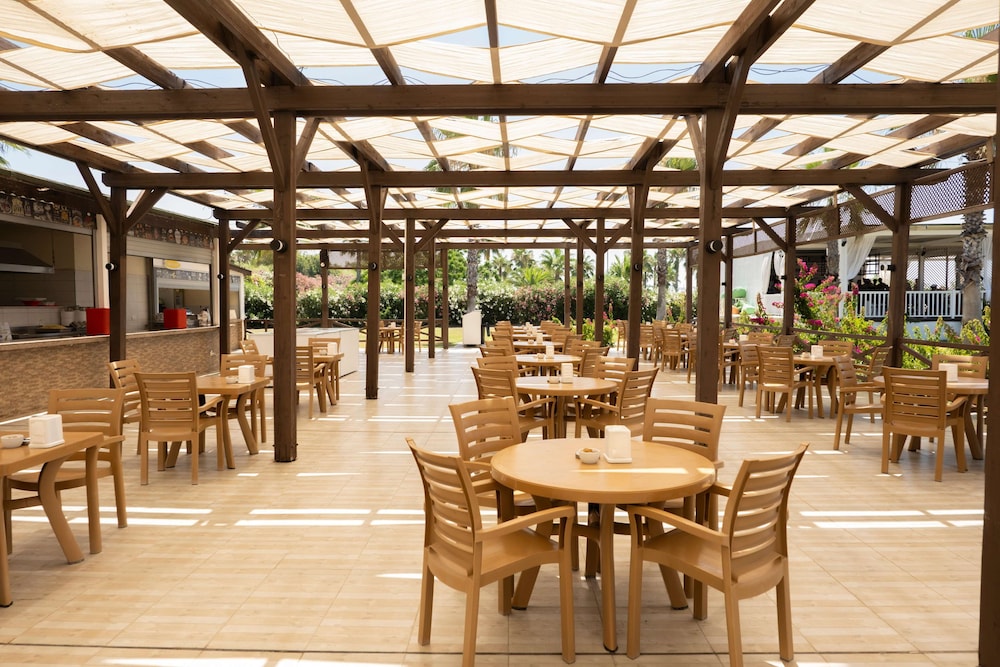 Asteria Family Resort Side 74/86