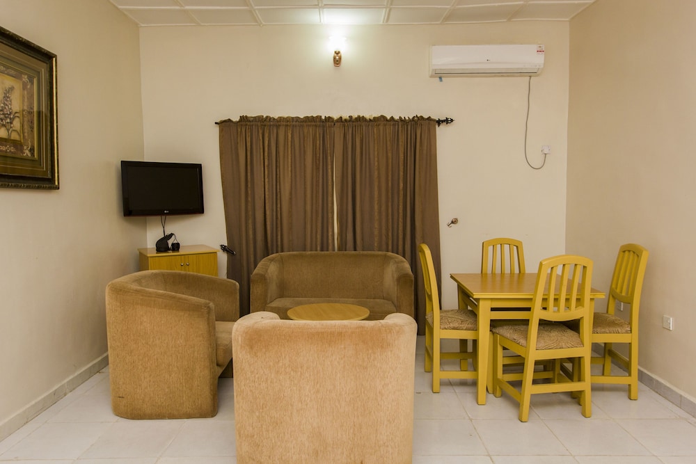 Eemjm Hotels And Suites Limited 34/42