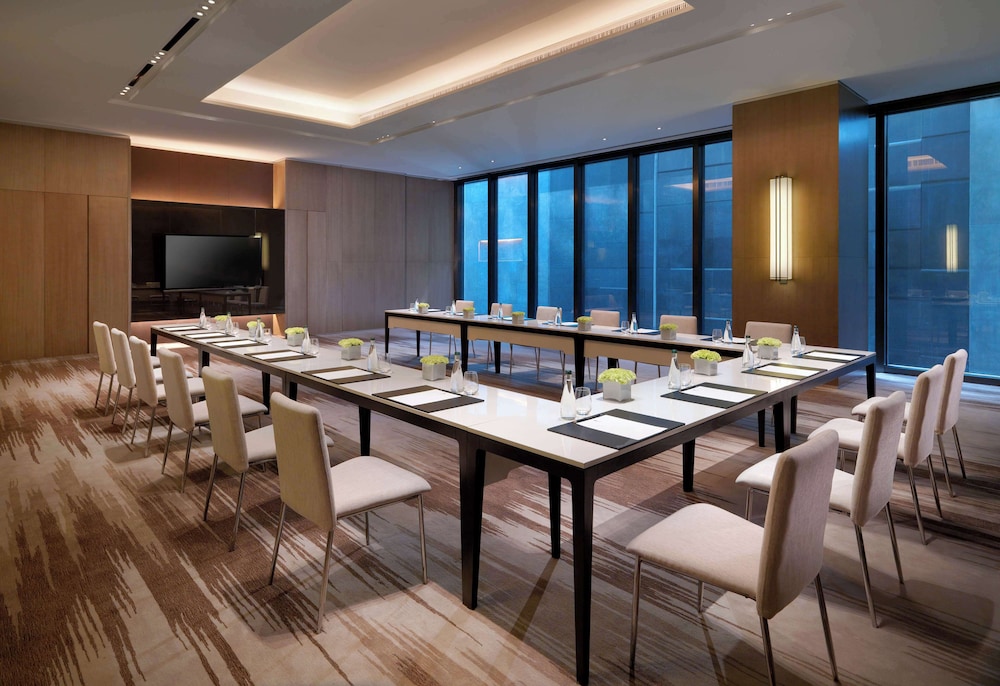 Hyatt Regency Tianjin East 70/73