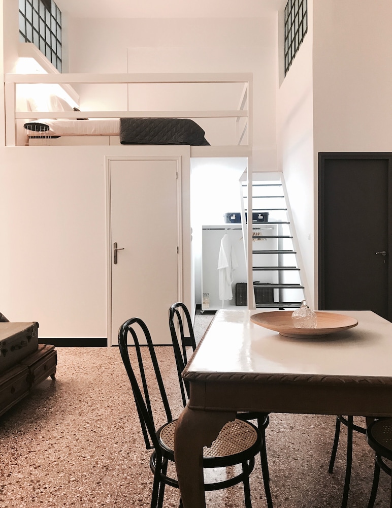 Concierge Athens I 41/50