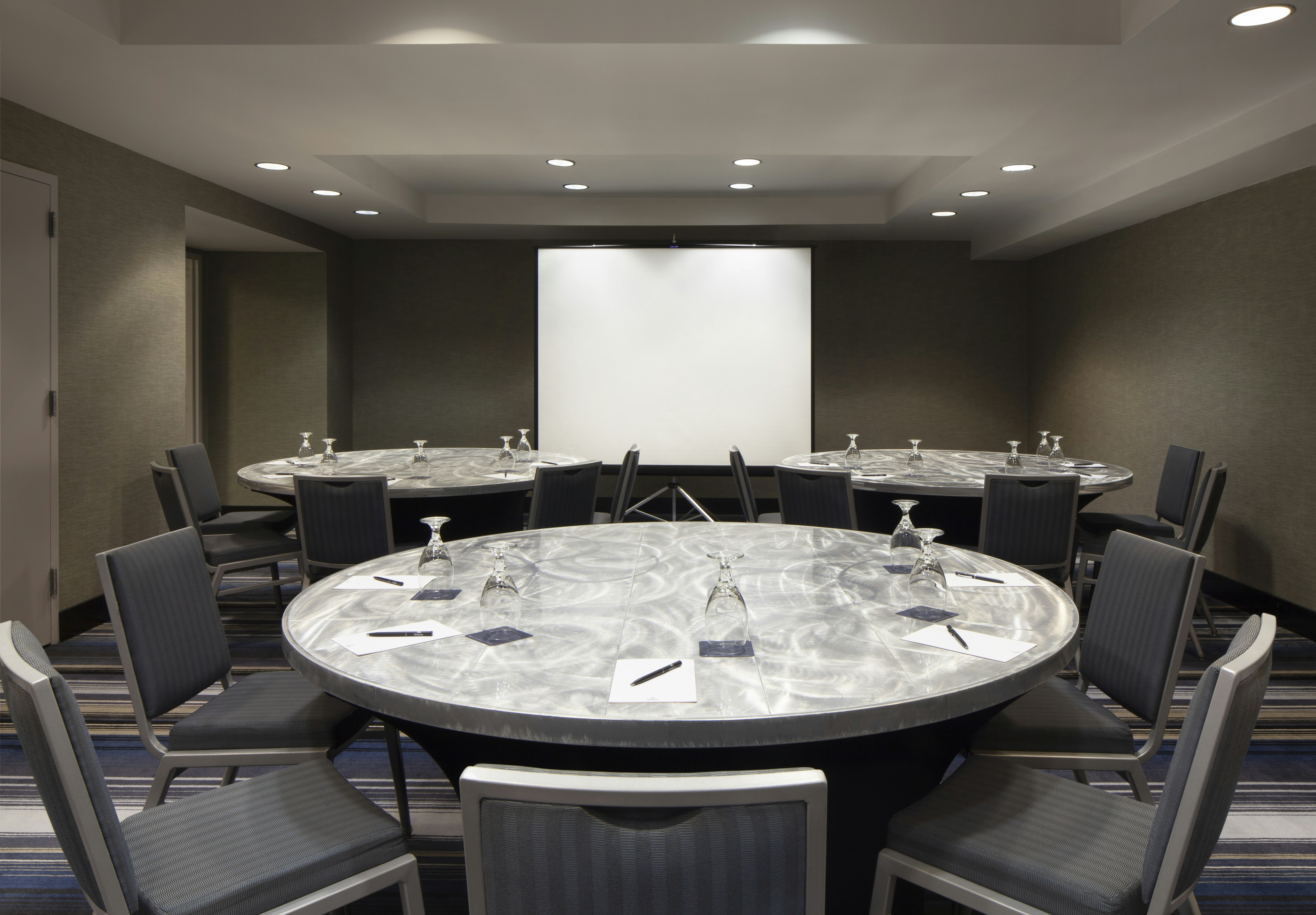 Compass Hotel Nassau Bay 44/65