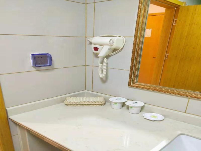 GreenTree Inn Wuxi Huishan District Yangshan Town Jiayang Life Plaza Business Hotel 32/34