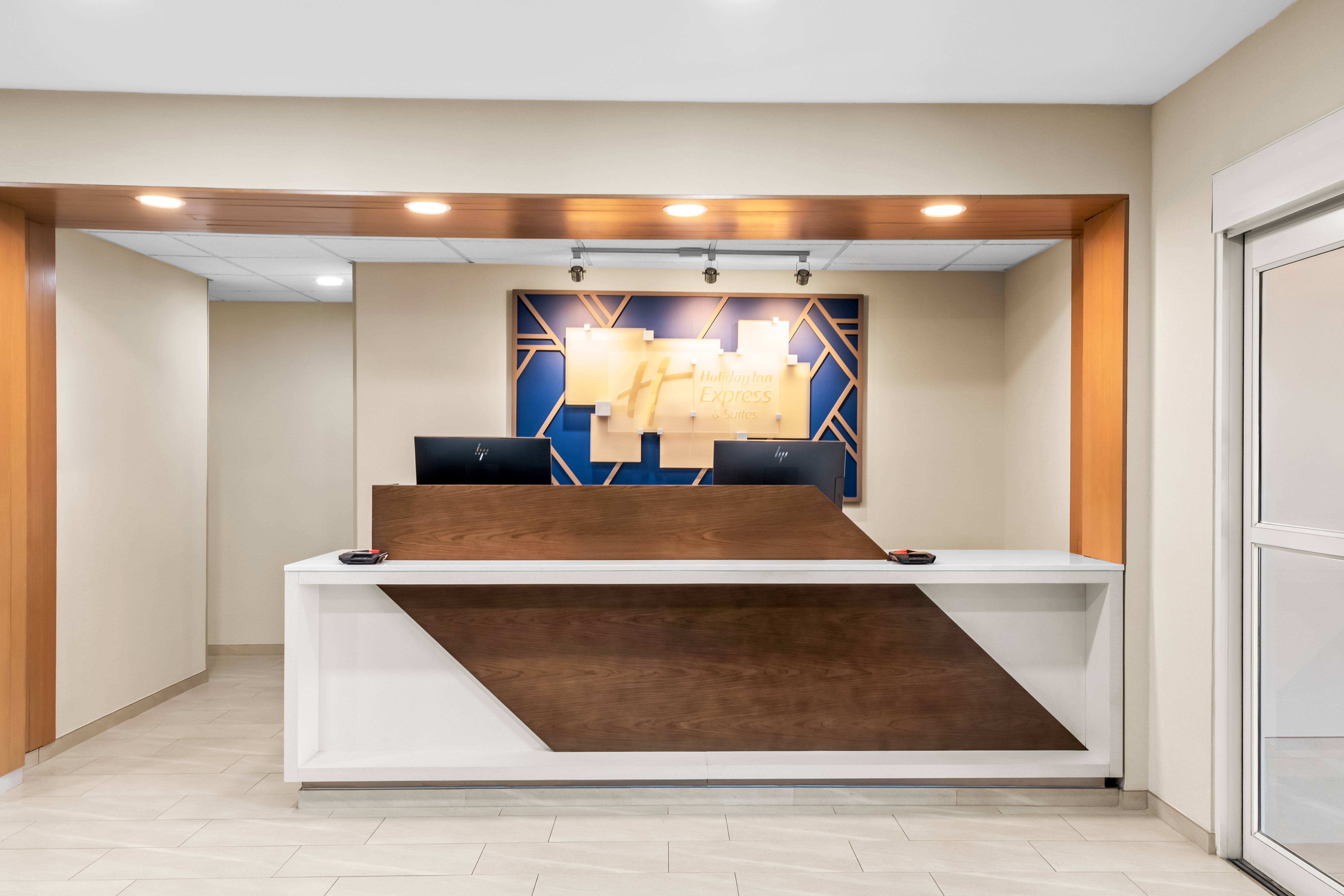 Holiday Inn Express Hotel And Suites Council Bluffs Conv Ctr Area 7/77