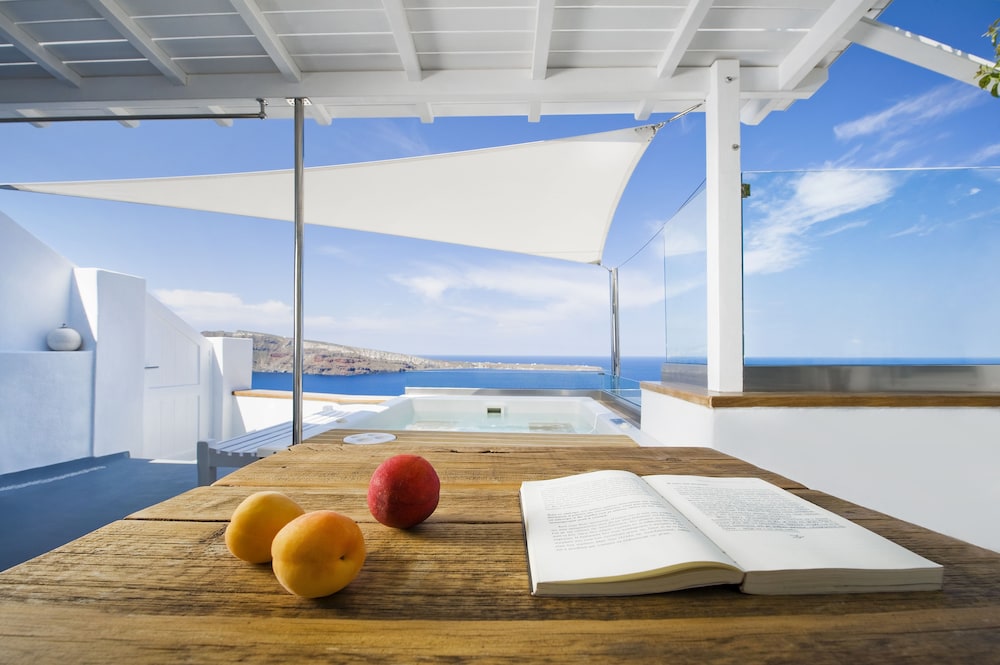 Hyperion Oia Suites 15/45