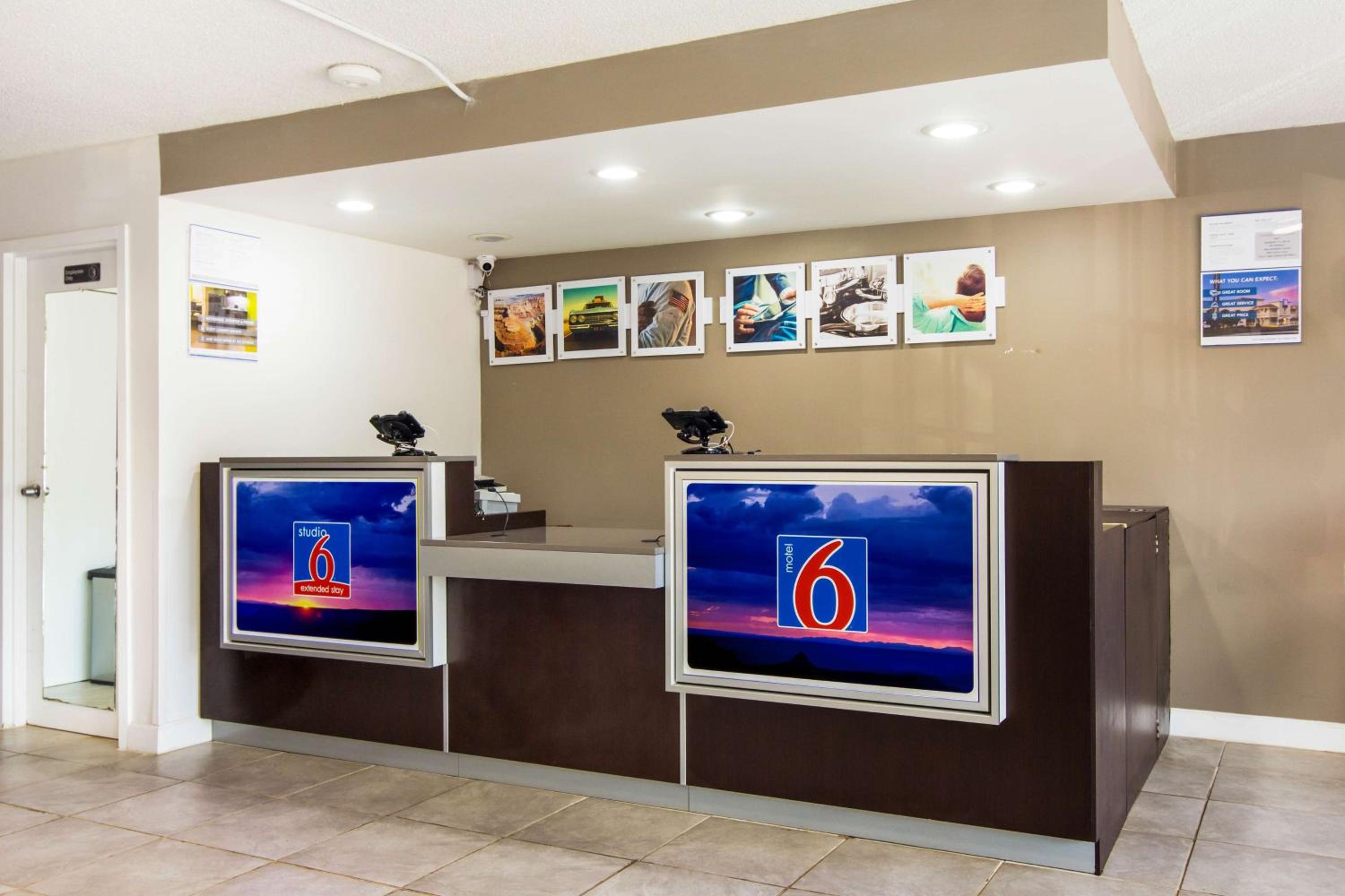 Motel6 Lagrange, GA 8/46