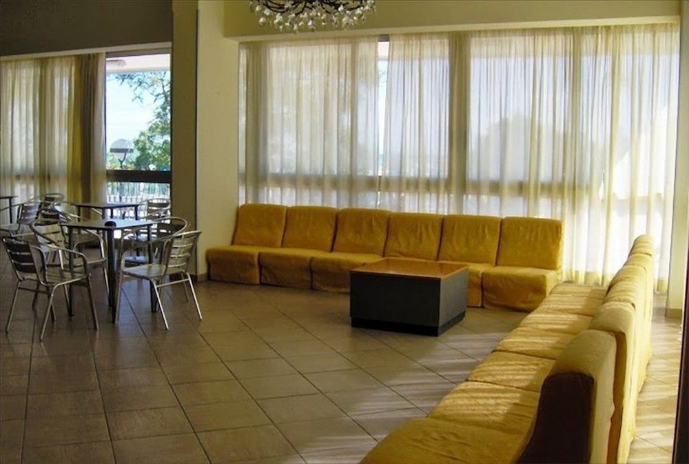 Hotel Moja 11/23