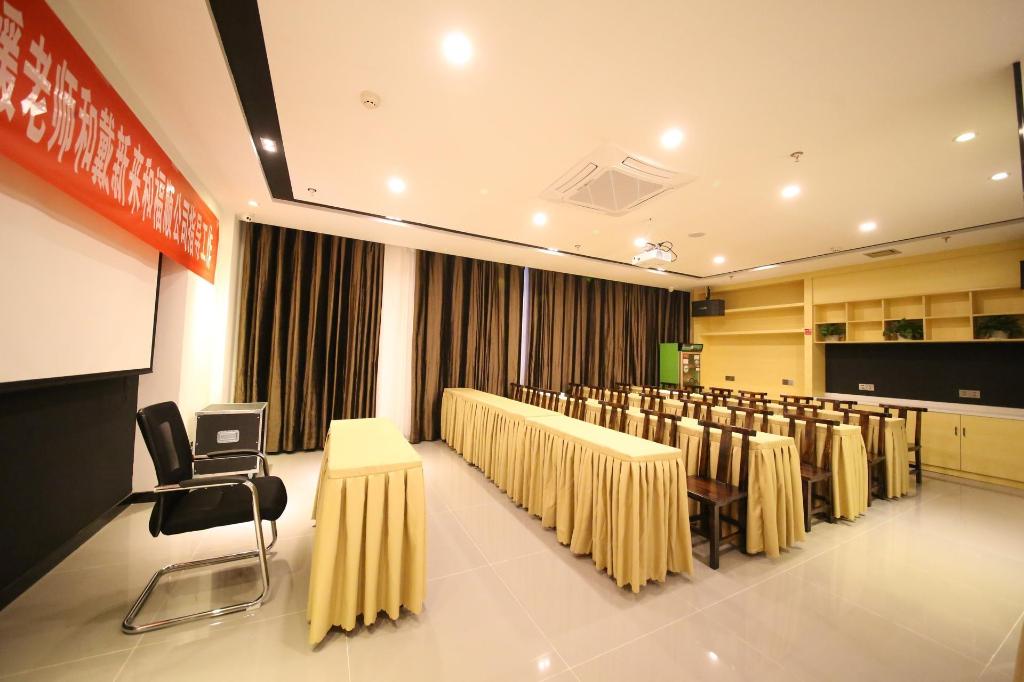7 Days Premium (Pingyuan Xinhua Road) 28/31