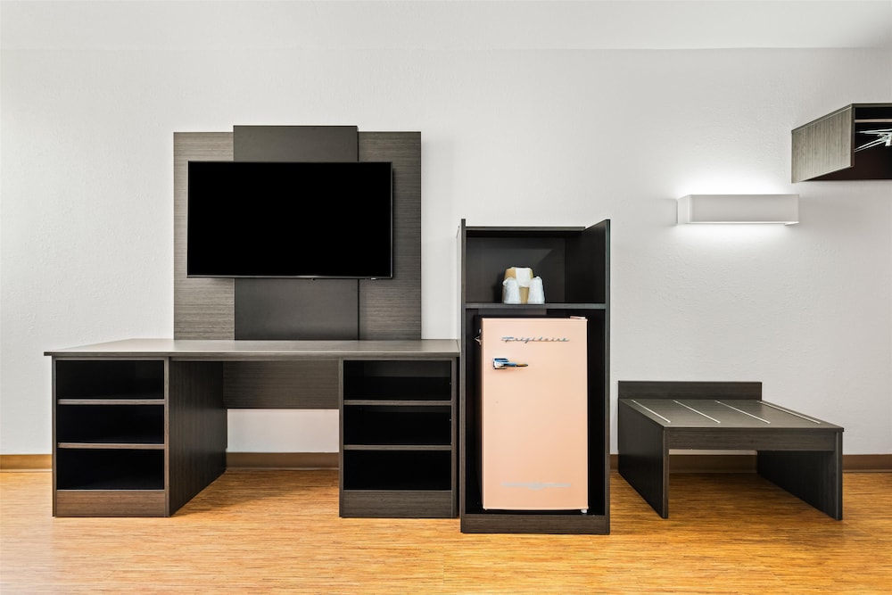 Signature Inn Miami 51/60