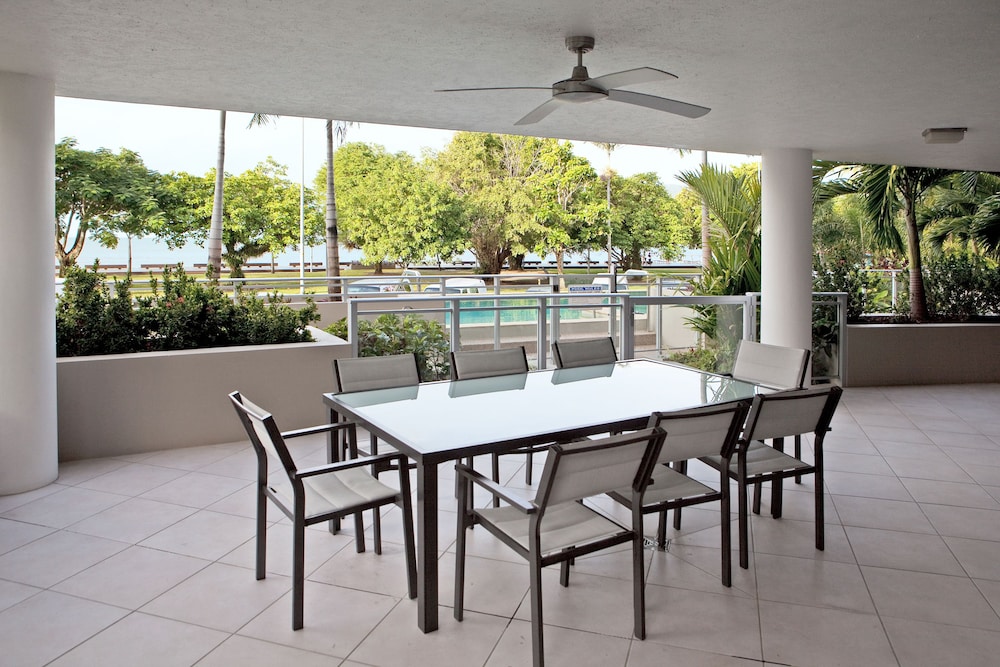 Vision Cairns Apartments 57/72