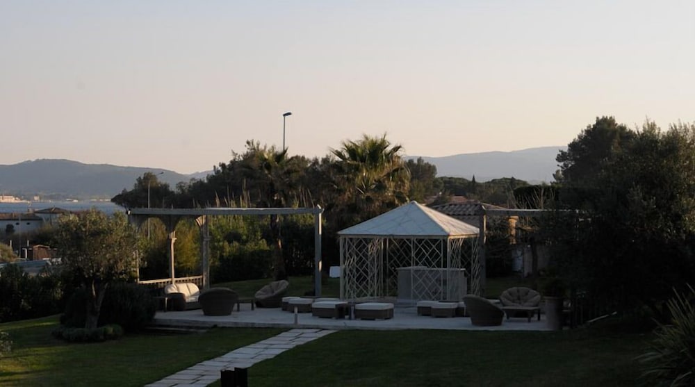 Hotel Villa Les Rosiers 23/33