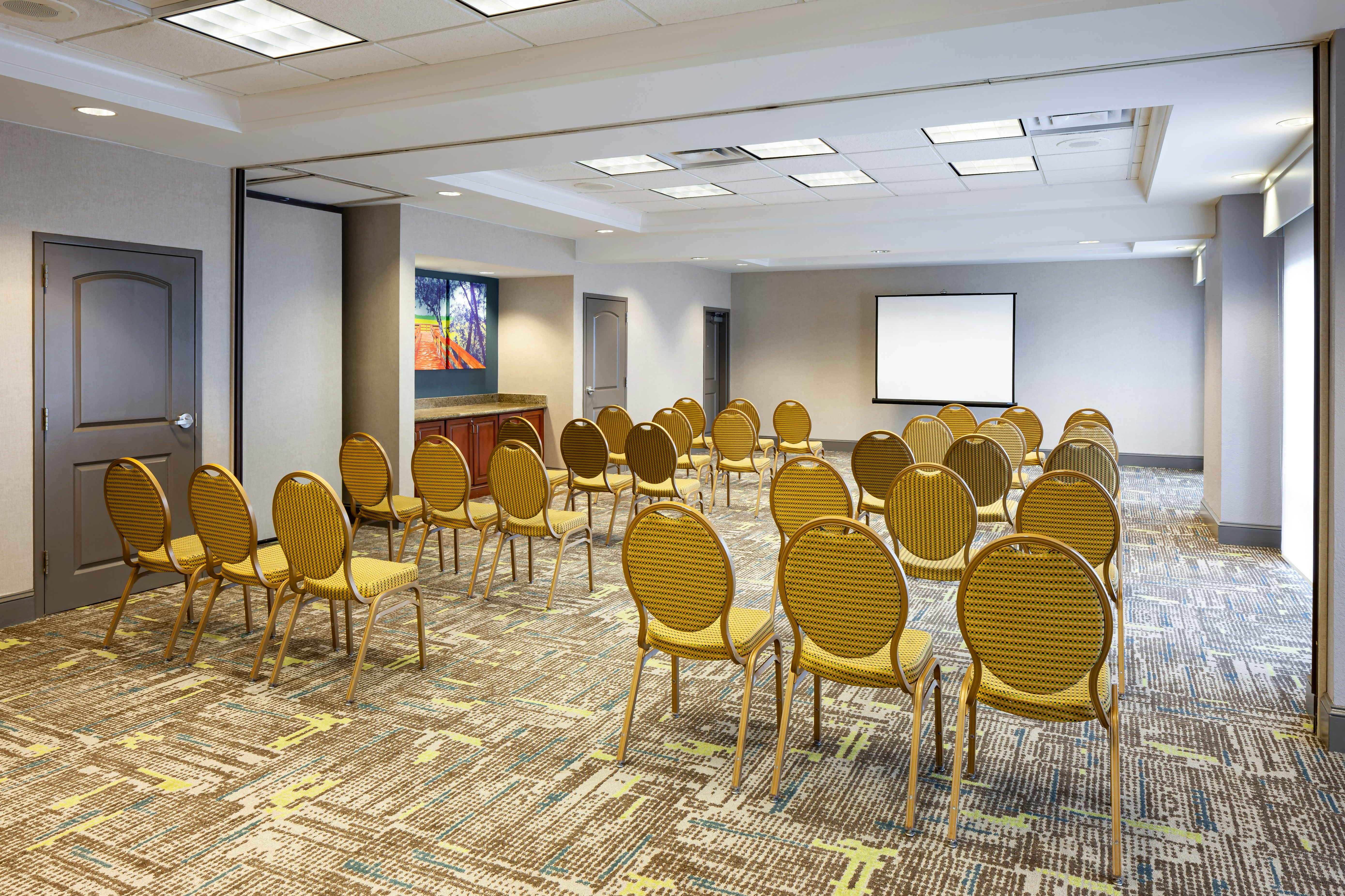 Hampton Inn Suites Mobile I 65at Airport Blvd 38/52