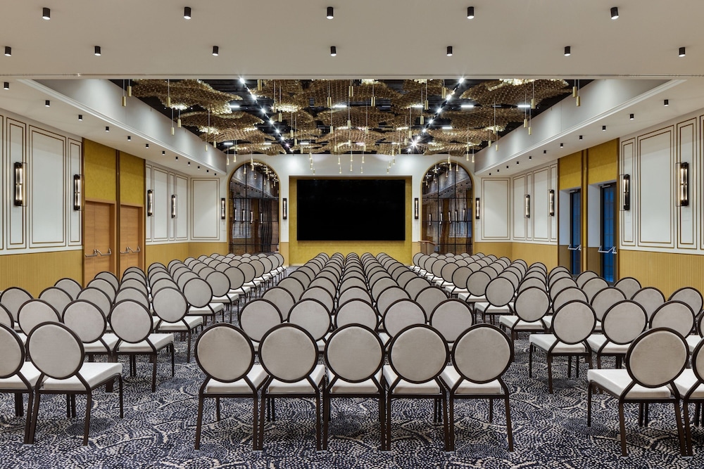 Courtyard By Marriott Cluj-Napoca Downtown 34/46