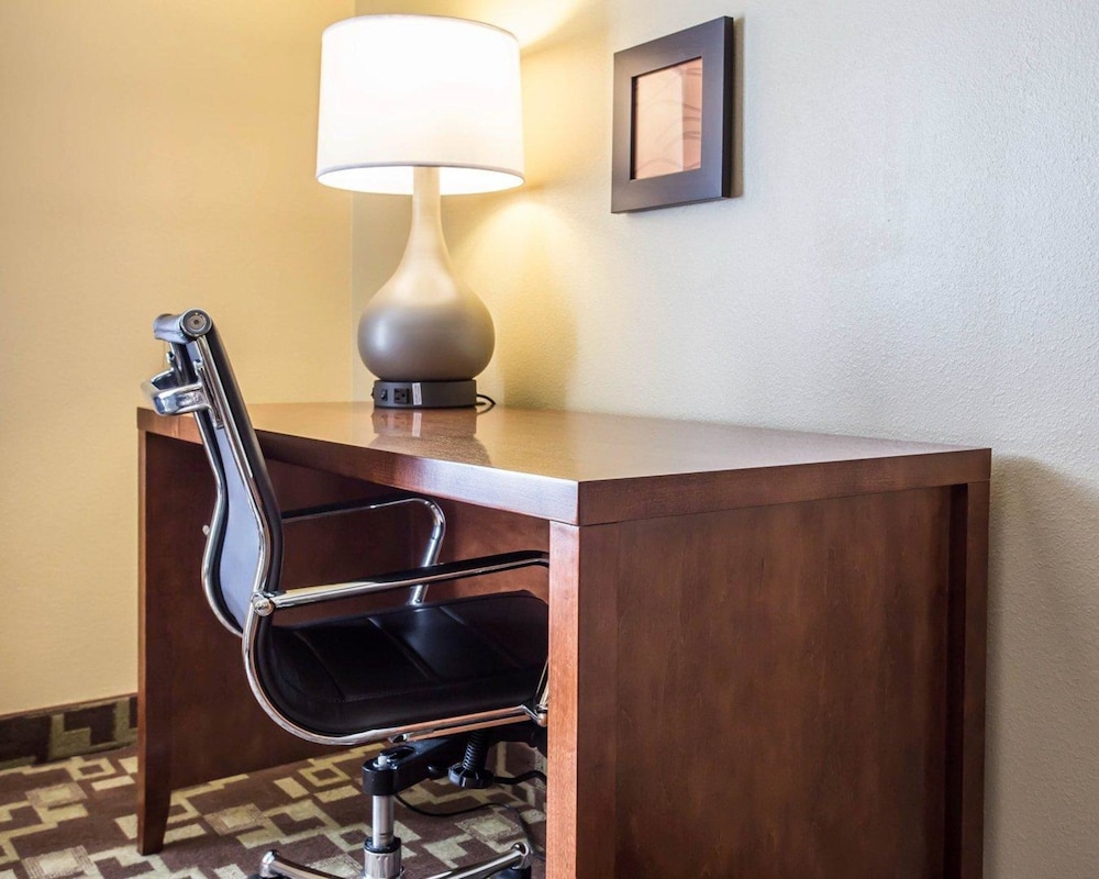Comfort Inn & Suites Walterboro I-95 3/63