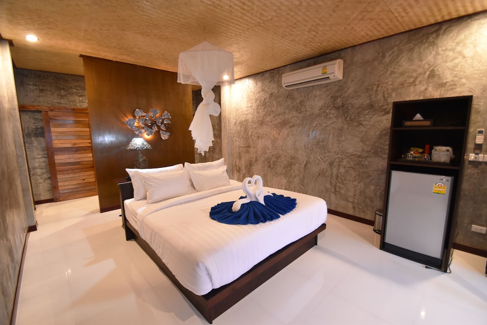 Long Beach Chalet 45/75