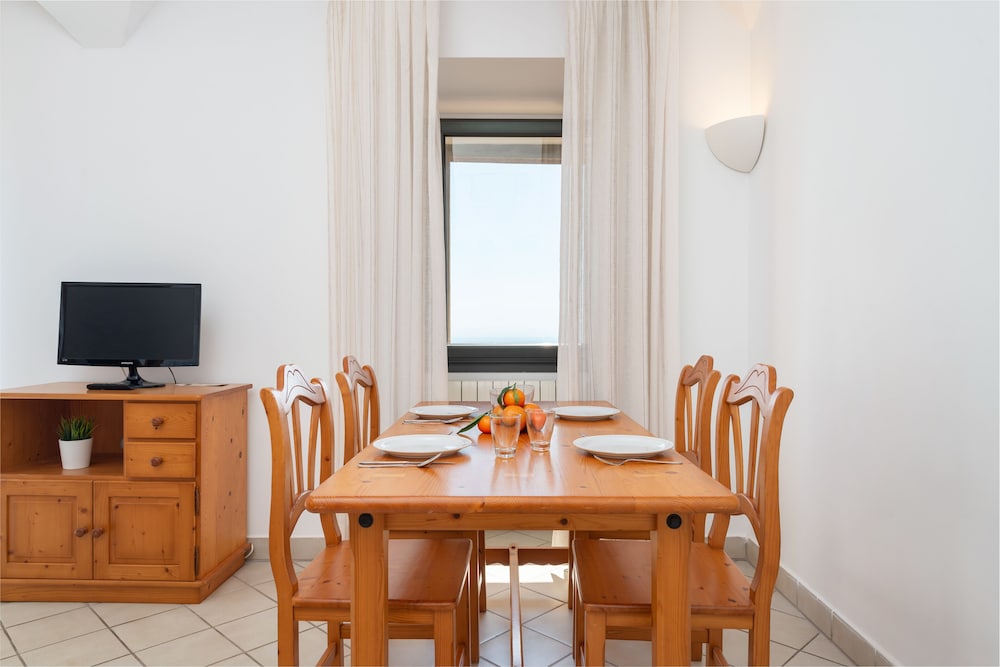 Petit Hotel Hostatgeria Sant Salvador 47/66