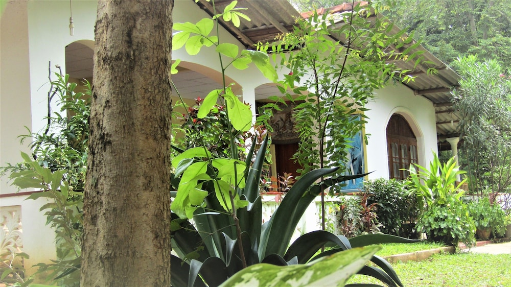 Pura Sanda Villa 28/36