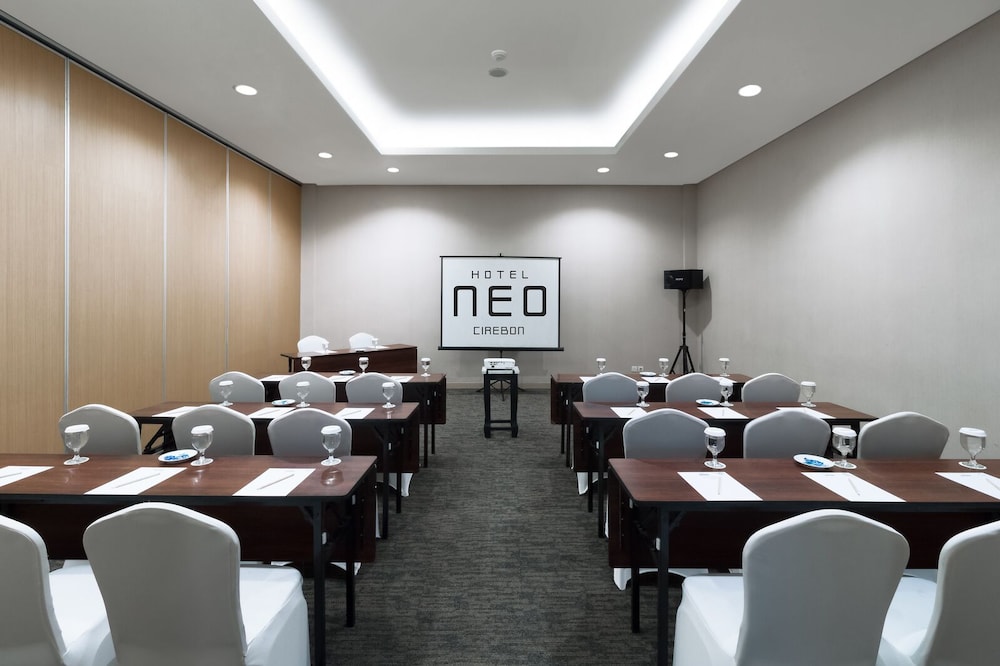 Hotel Neo Cirebon 38/51