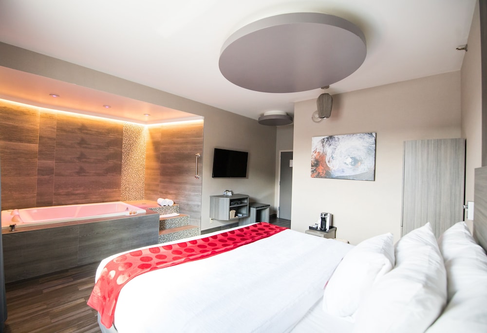 Ramada by Wyndham Bronx 30/55