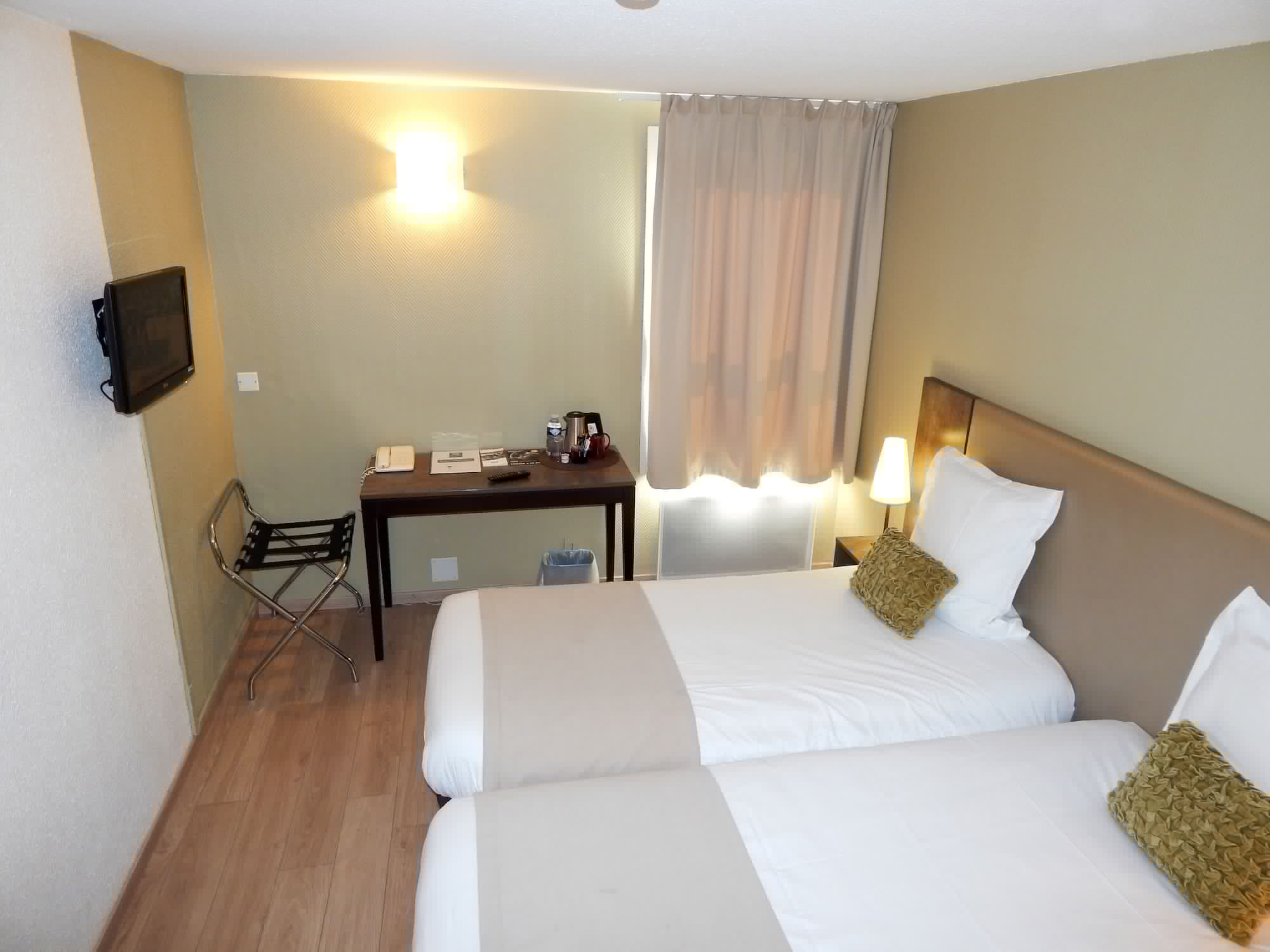 Room, Twin Beds