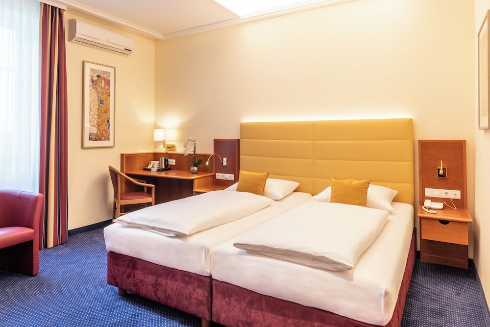 غرفة كومفورت بسرير مزدوج بإطلالة على الفناء، Austria Classic Hotel Wien 5/10