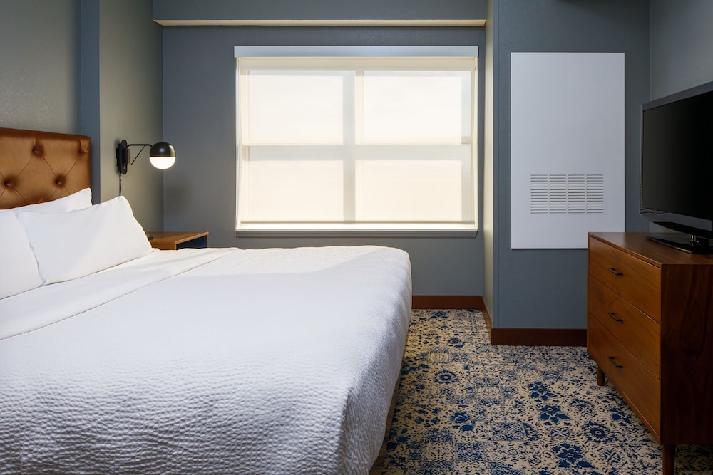 Four Points By Sheraton Louisville Airport 6/27