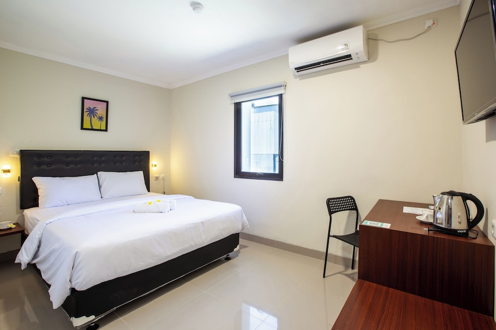 Liberta Home Seririt Bali 6/18