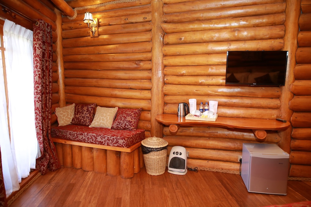 Queenswood Cottage 19/38