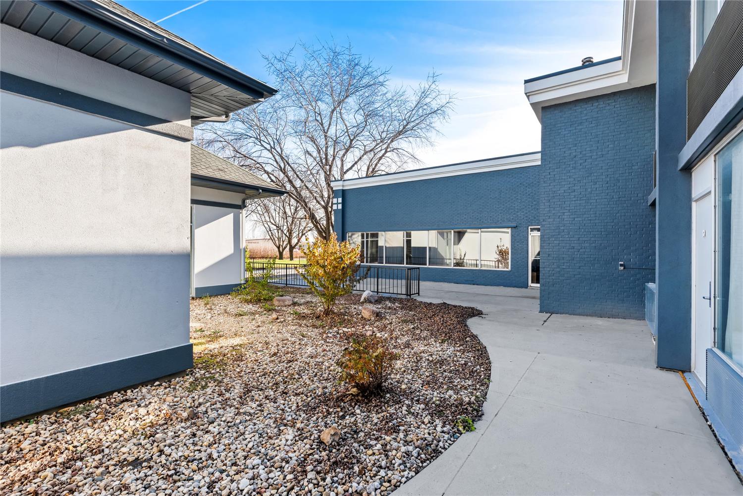 Suburban Studios Fort Dodge 42/44