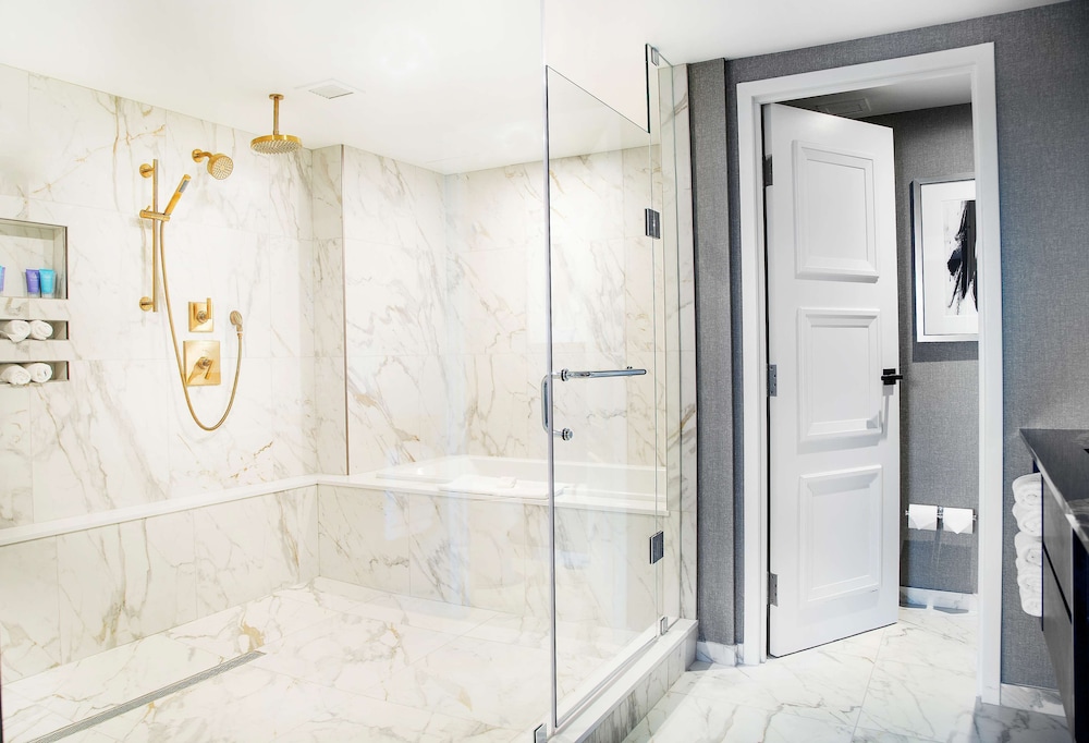 The Yorkville Royal Sonesta Hotel Toronto 15/55