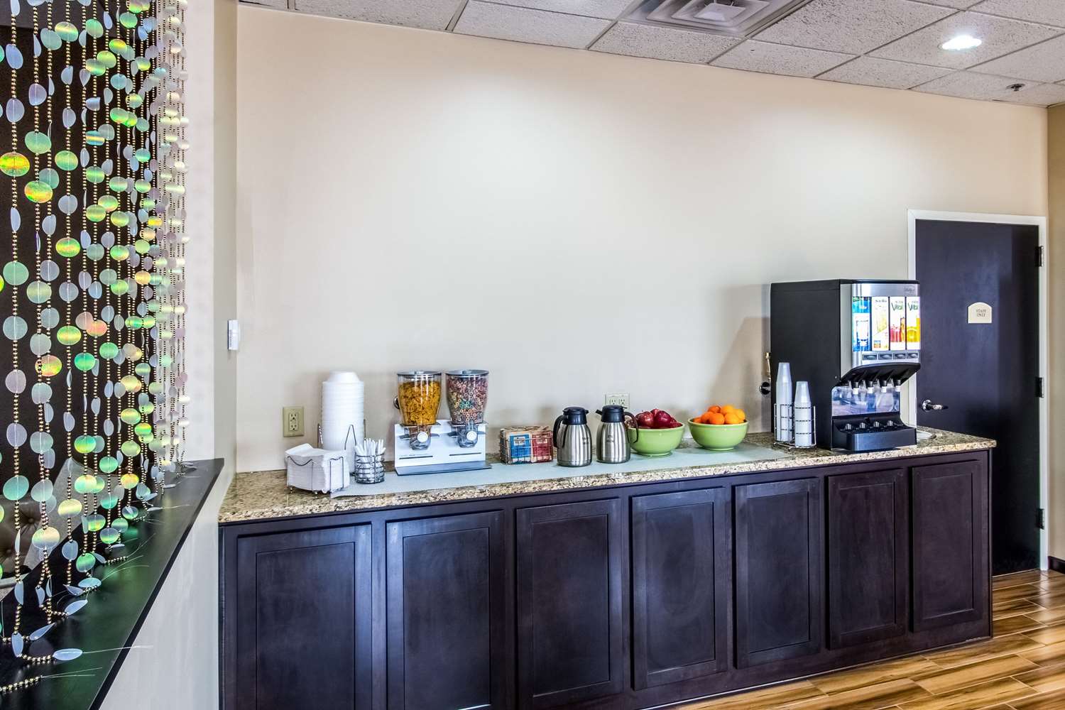 Quality Inn & Suites Moline - Quad Cities 5/18