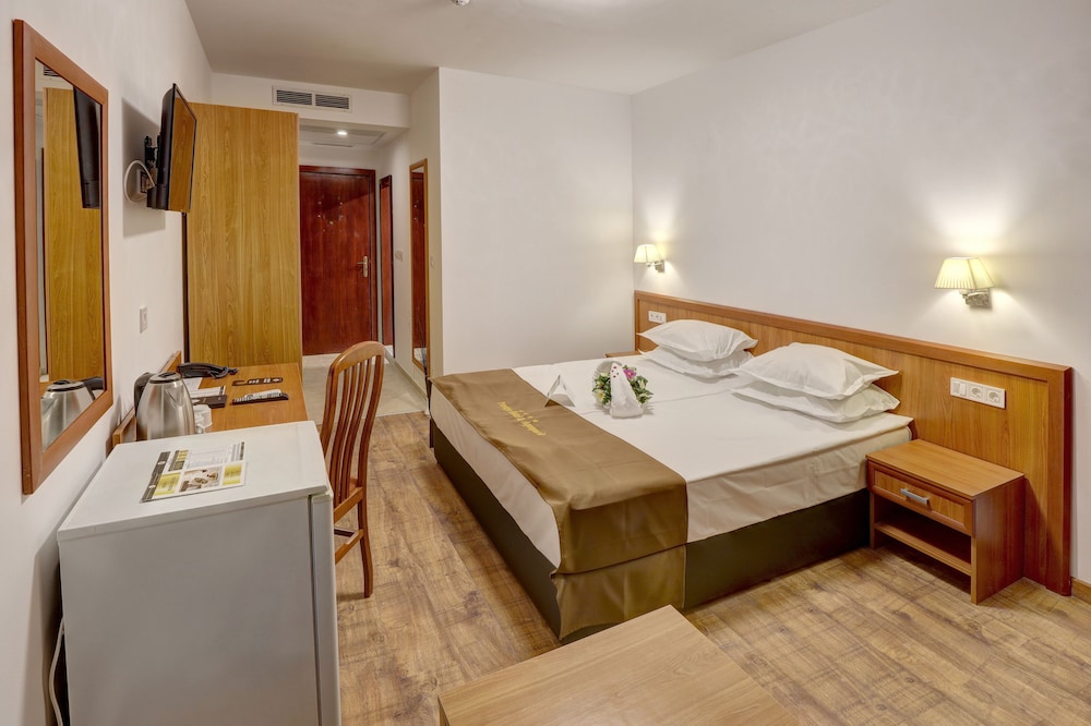 Prestige Hotel And Aquapark 35/72