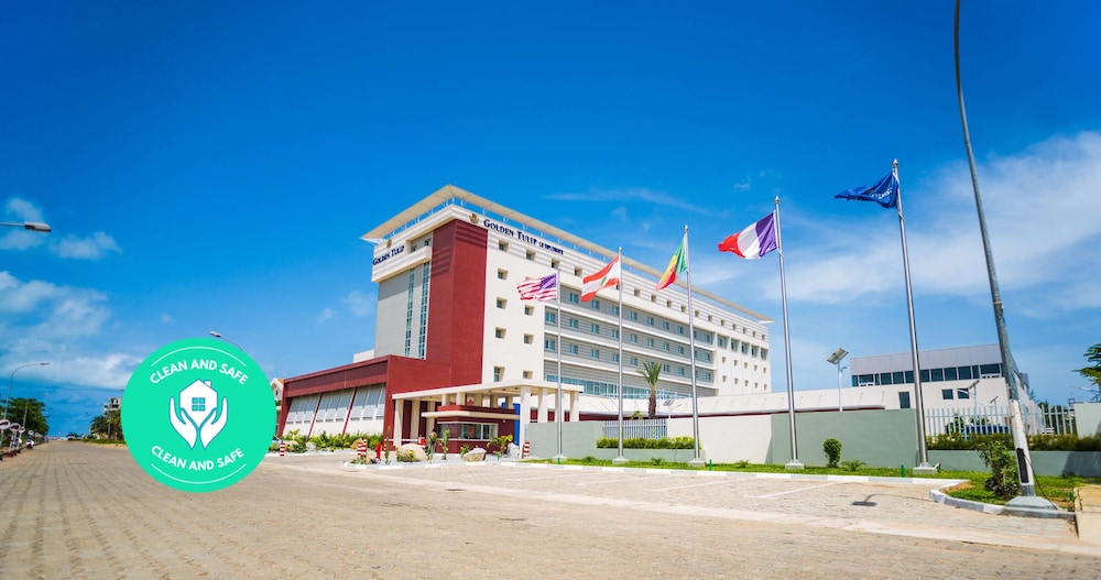 Golden Tulip Le Diplomate Cotonou 40/72
