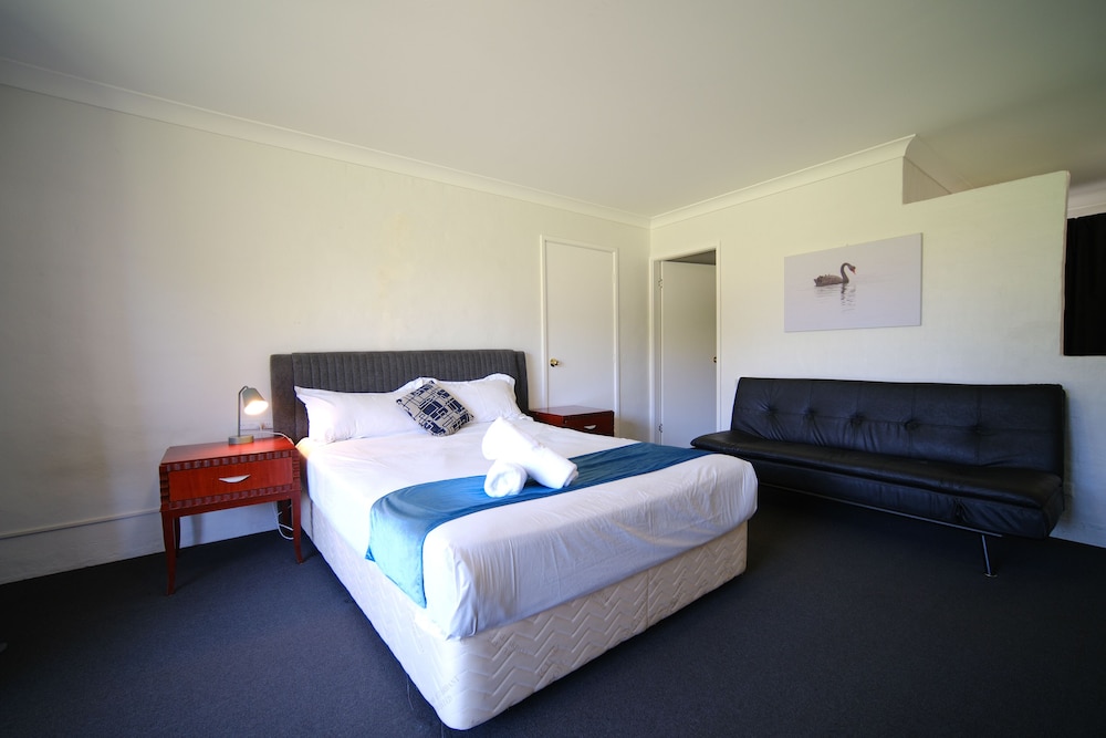 Golf Place Inn 17/50