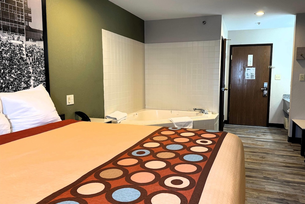 Super 8 By Wyndham Frankfort In 11/20