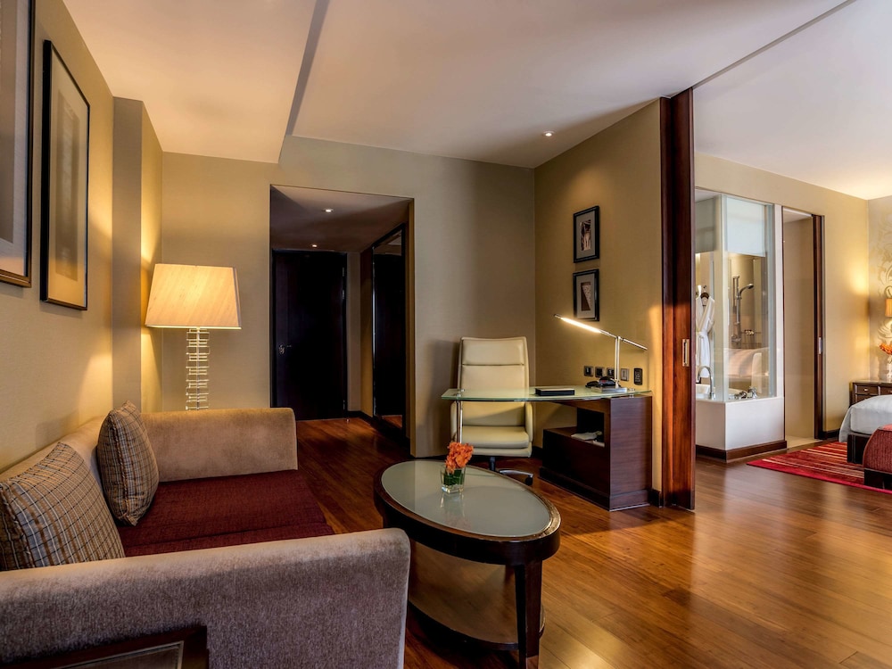 Hilton Bangkok Grande Asoke 42/59