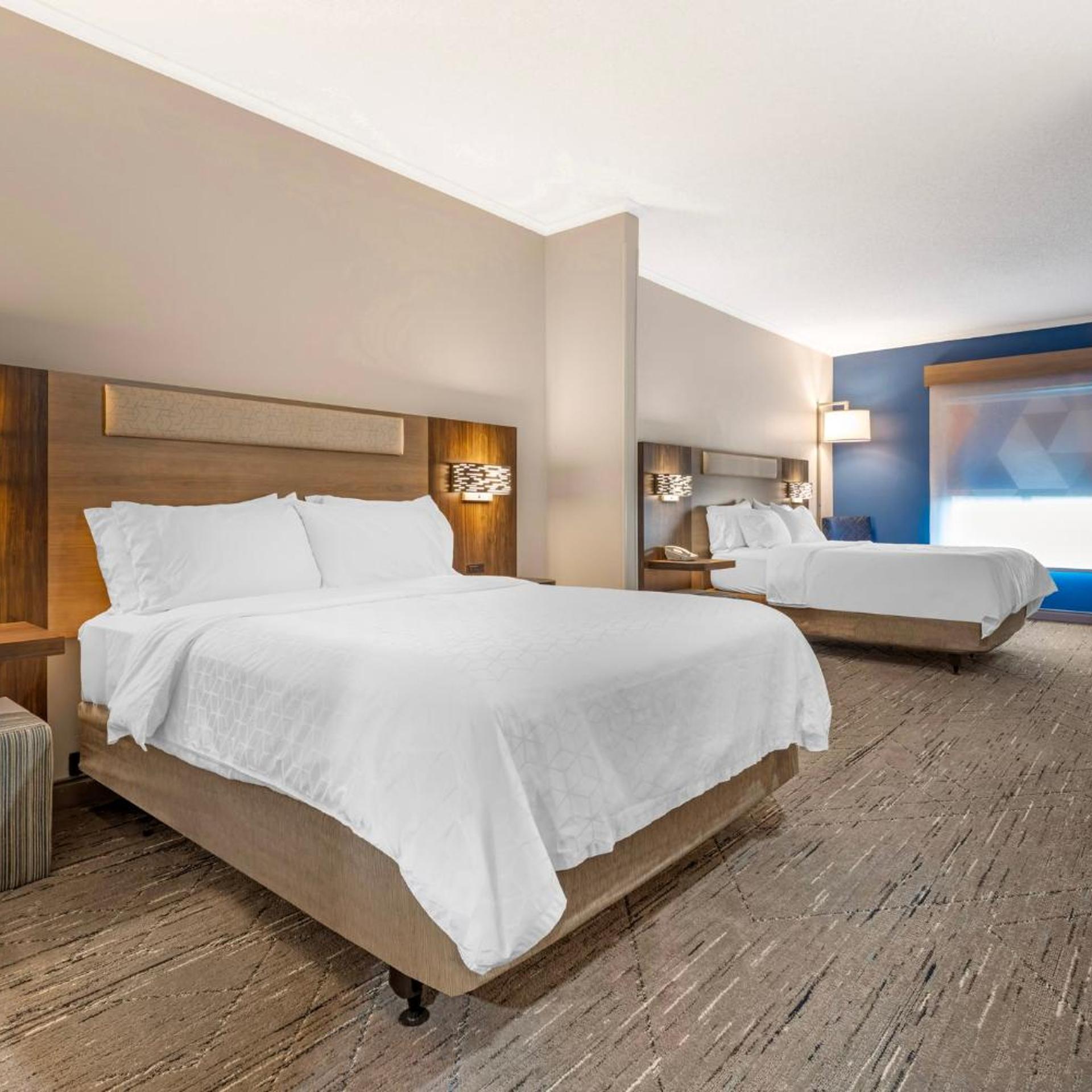 جناح لذوي الإعاقة، Holiday Inn Express Breezewood 3/4