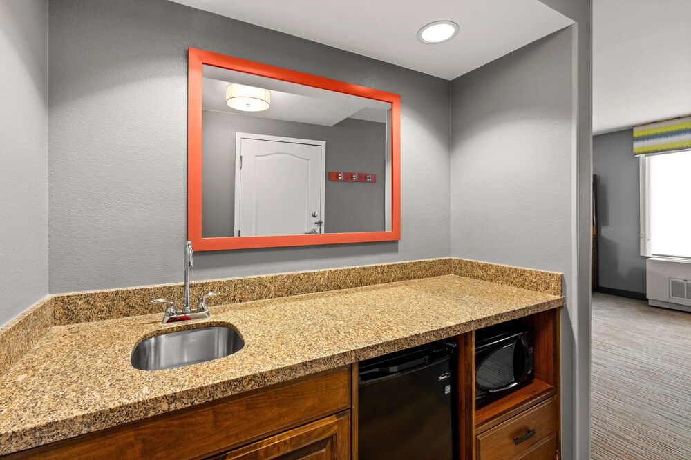 Hampton Inn and Suites Fairbanks 20/43