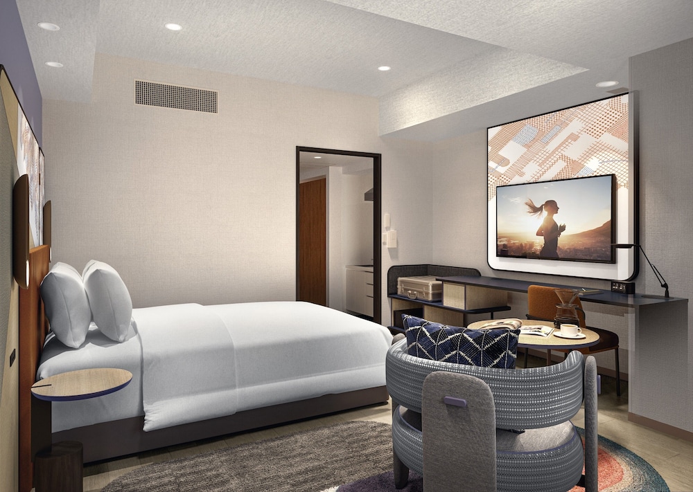 Studio, Queen Bed